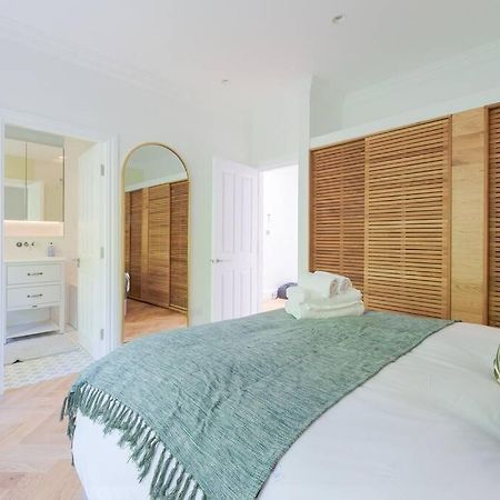 Stunning Two Bed Apartment Rh8 London Exterior photo